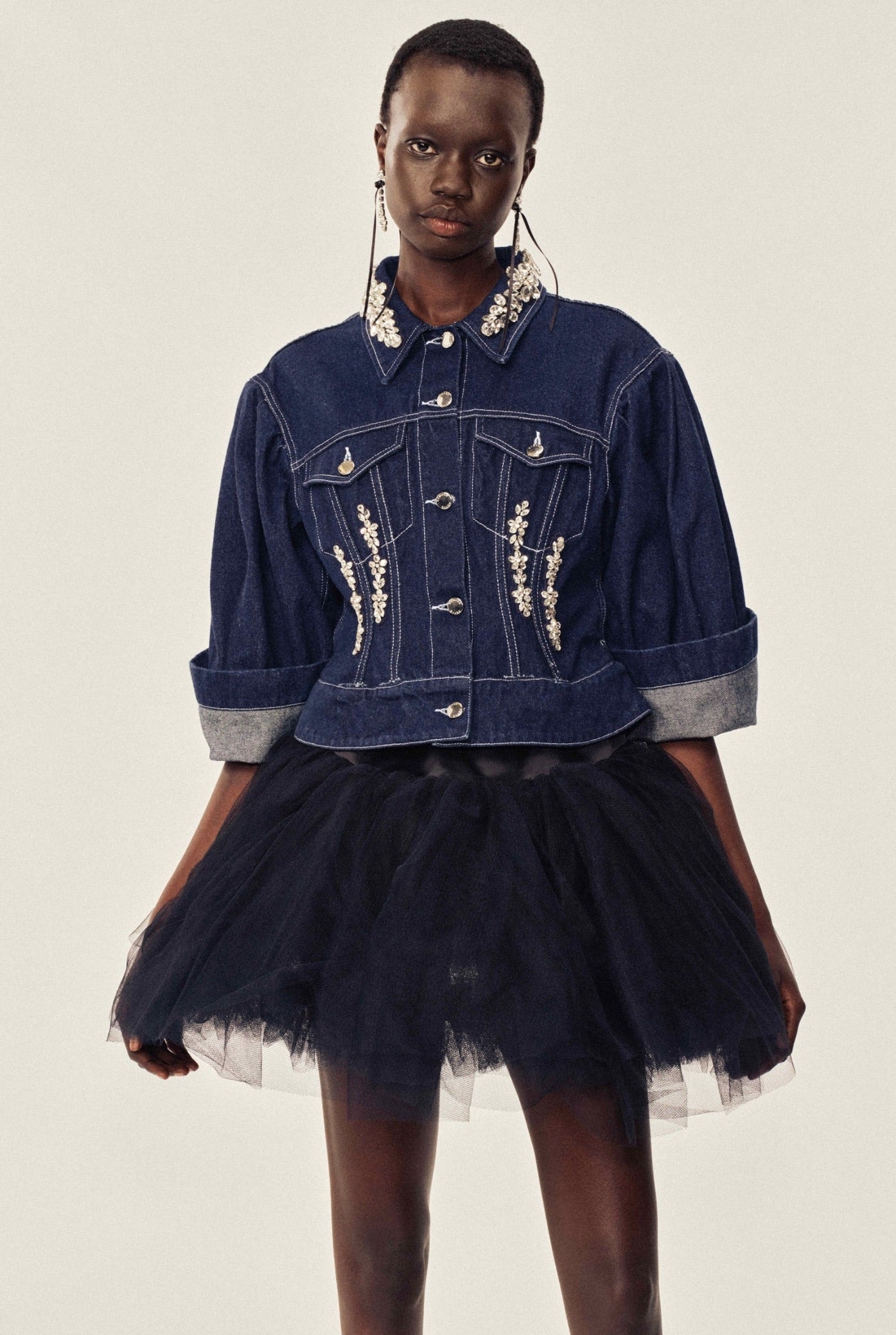 SCULPTED CROPPED DENIM JACKET W/ EMB
