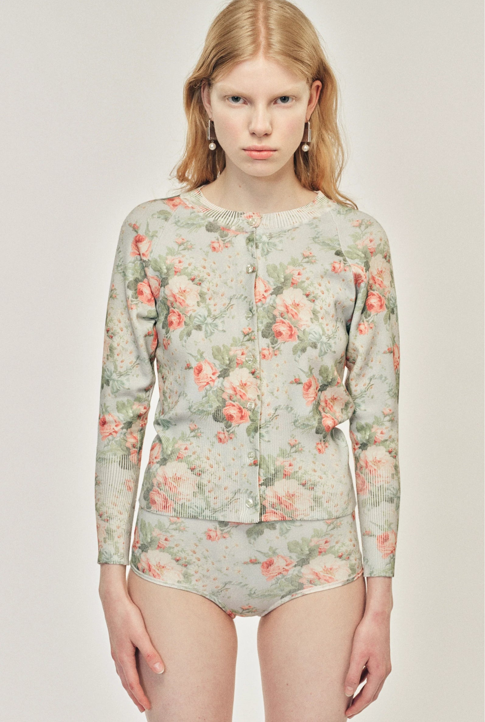 SHRUNKEN FLORAL KNIT CARDIGAN